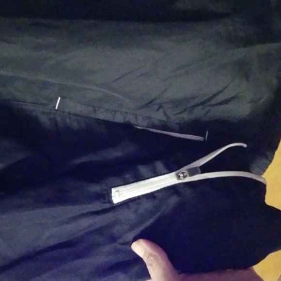 Black and White Windbreaker Jacket Small: B - Picture 3 of 4